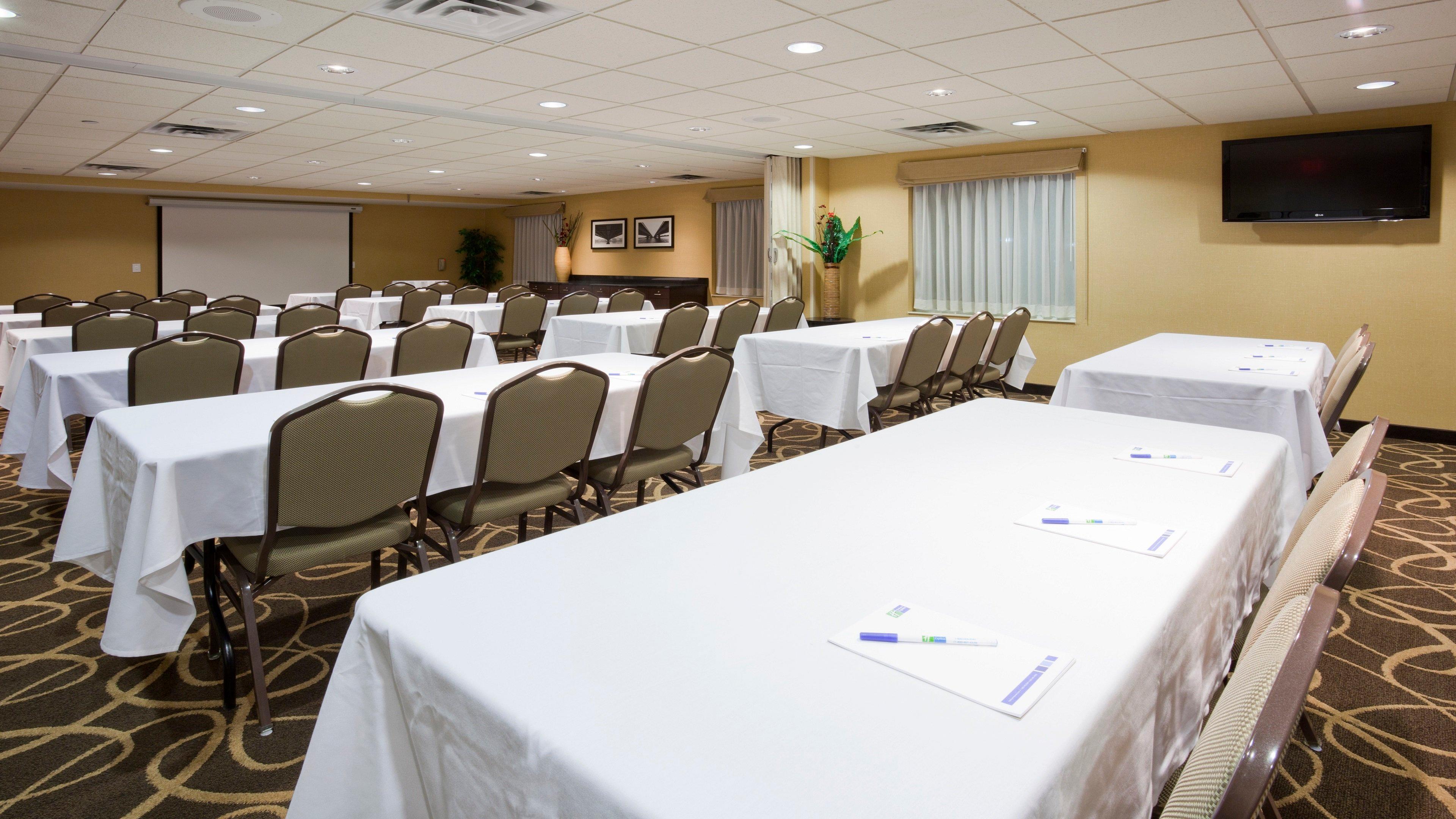 Holiday Inn Express Hotel & Suites Rogers By Ihg Luaran gambar