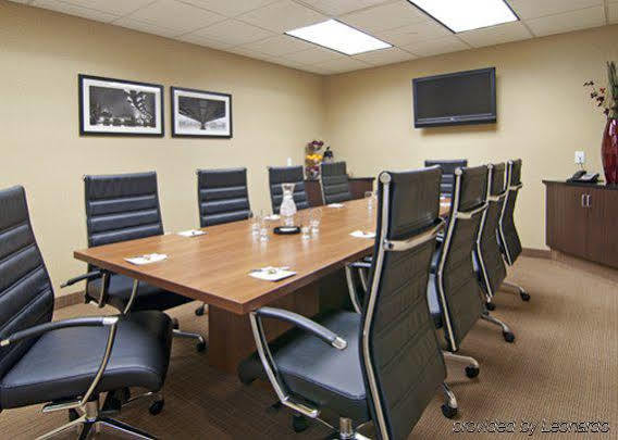 Holiday Inn Express Hotel & Suites Rogers By Ihg Perniagaan gambar